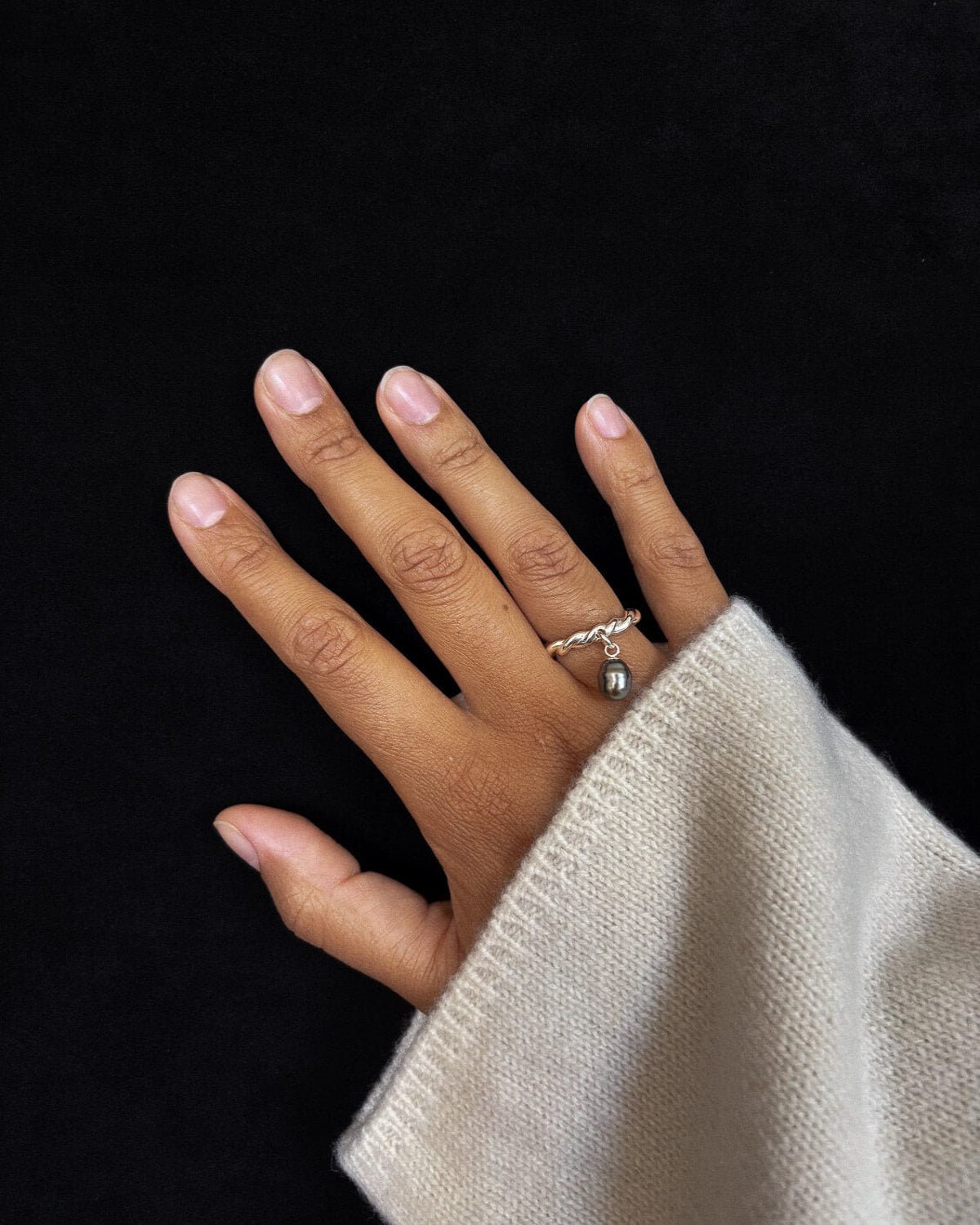 La Mélancolie No. 02 - Twisted Tahitian Keshi Pearl Ring