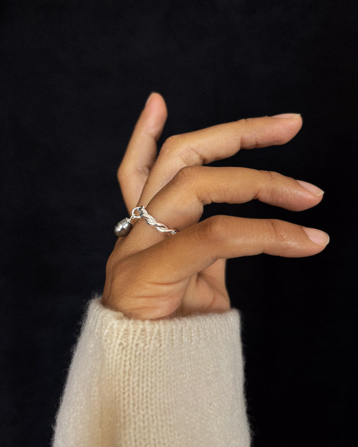 La Mélancolie No. 02 - Twisted Tahitian Keshi Pearl Ring