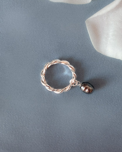 La Mélancolie No. 02 - Twisted Tahitian Keshi Pearl Ring