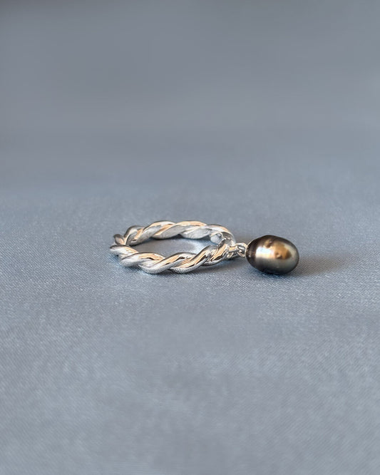 La Mélancolie No. 02 - Twisted Tahitian Keshi Pearl Ring