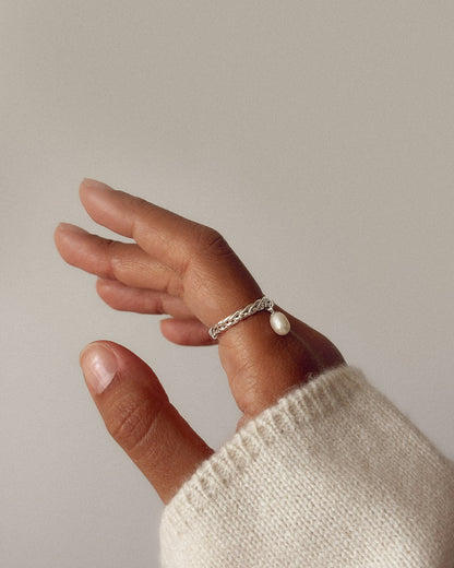 La Mélancolie No. 03 - Braided Silver Pearl Ring