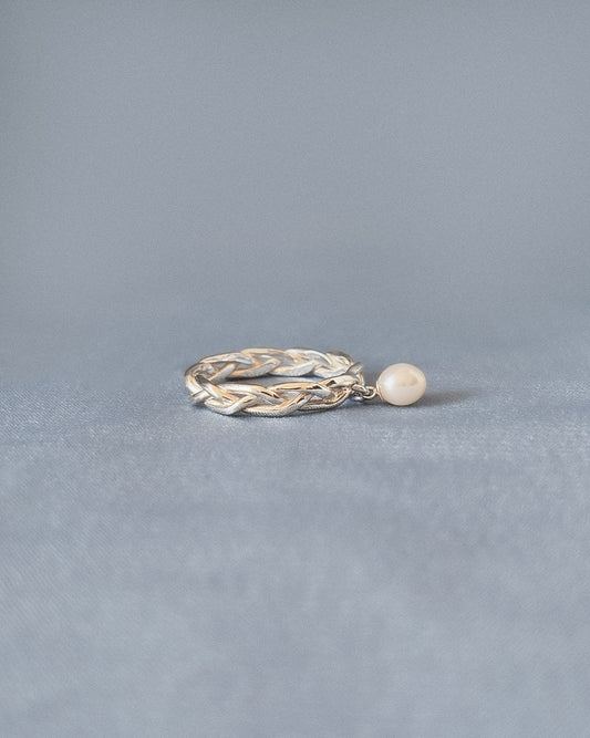 La Mélancolie No. 04 - Braided Silver Pearl Ring