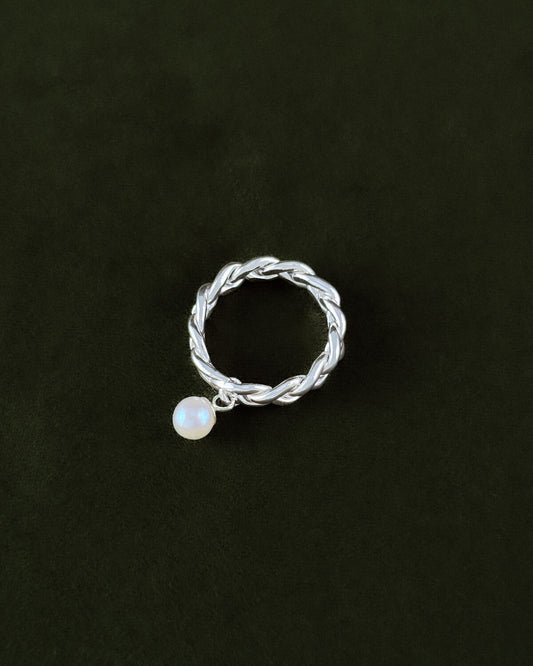 La Mélancolie - Braided Pearl Ring