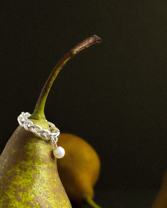 La Mélancolie - Braided Pearl Ring