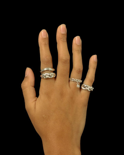 La Mélancolie - Braided Pearl Ring